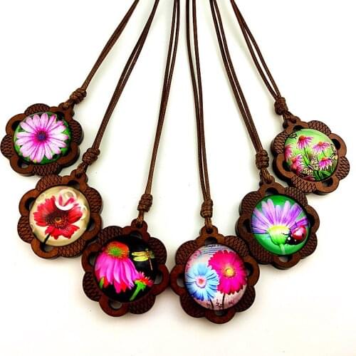Jaingzimei 24pcs chrysanthemum,daisy flowers glass Cabochon with Wood Base Necklace for women girl Birthday party gift
