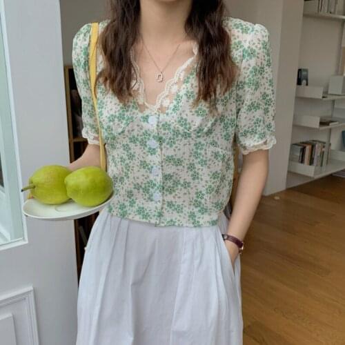 Retro Lace V-neck Cardigan Floral Short-sleeved Chiffon Shirt Female Summer New Style Korean Loose Top Trend