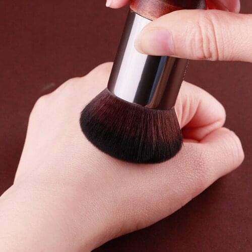 New 2021 Professional Makeup Brushes Foundation Brush Loose Power Contour Brush Natural Wood Buffing Woman Beauty Makeup Brush
