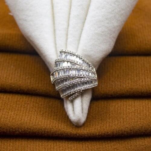 White Zircon Stone Women Silver Ring Round Bright Eye-Catching For Women Beauty