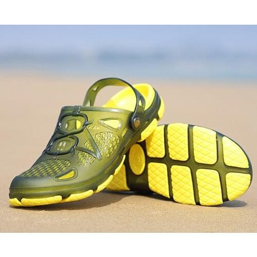 Hole shoes men 2020 summer sandals non-slip beach shoes casual fashion half slippers breathable Baotou jelly dual-use slippers