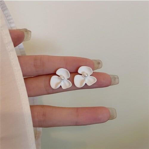 2021 new fashion flower earrings earrings INS fashion retro earrings clip no piercings for women