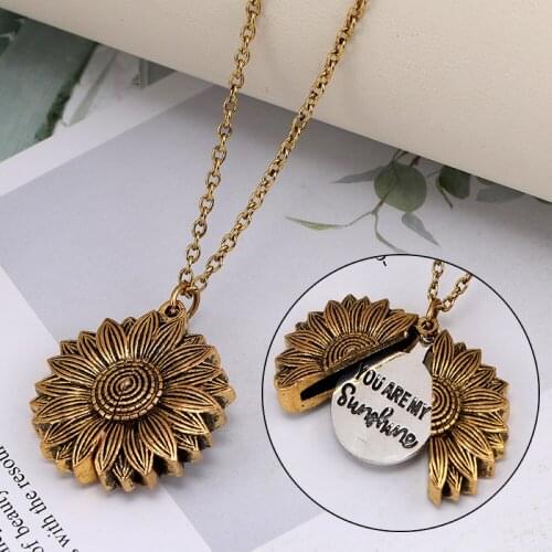 Hot Sale Personality Sunflower Pendant Necklace Open Multilayer Letter Tag"You Are My Sunshine"Pendant Jewelry Dropshipping