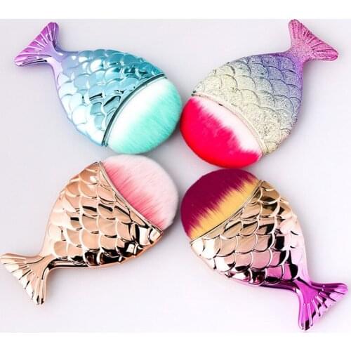 1 Pieces Mermaid Brush Portable Flat Makeup Brush Fishtail Bottom Blusher Makeup Tools