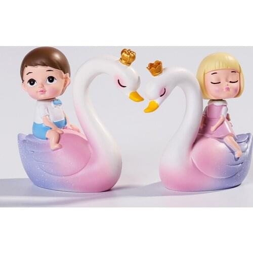 Mini Painted Lovers Swan Ornaments Resin Innovative DIY Accessories Micro Landscape Car Decoration Home Decor TS2
