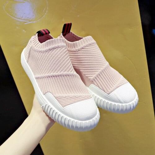 Flying sneakers female Korean version of Joker breathable white shoes female 2019 summer new student running shoes lazy
