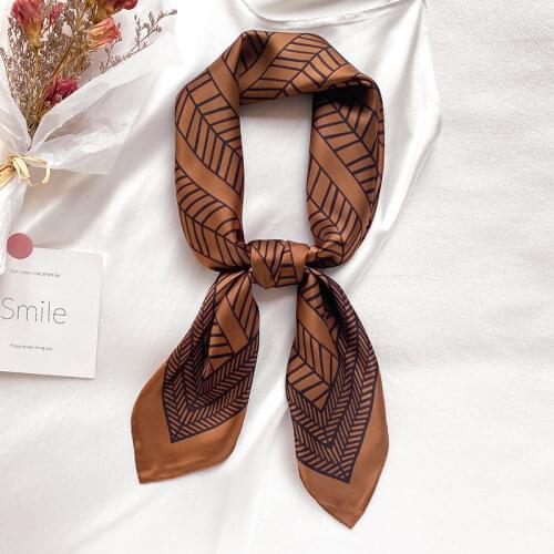 2021 Fashion Sunscreen Square Towel Luxury Stripe Dustproof Kerchief Autumn Female Popular Silk Scarves New 70X70CM Print Shawls