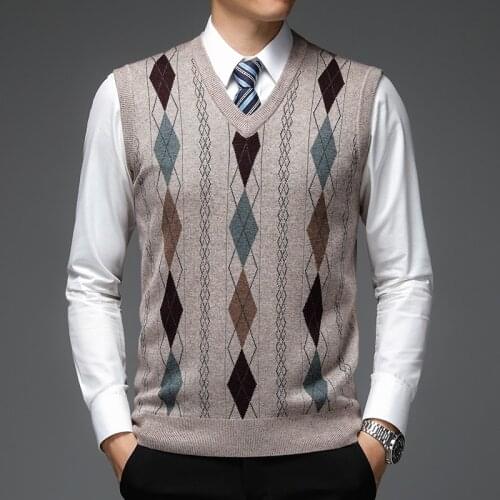 New Arrival Male Argyle Patterns Knitwear Casual Thick Wool Sweater Vest Mens Sleeveless Plaid Sweater Pullover Knit Vest