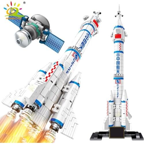 HUIQIBAO 904PCS Space Aviation Manned Rocket Building Blocks 2 Astronaut Figure City Aerospace Model Bricks Toys For Children