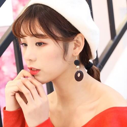 Hot Sale Fashion Brincos Long Clip Earrings No Hole Bijoux Round Bohemian NO HOLE Earrings for Women Wedding Wood Earrings