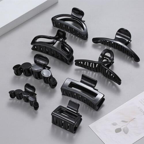 New Large Geometric Hollow Hair Clips Frosted Claw Clip Girls Black Acrylic Hairpins Barrette Headwear Women Hair Accessories