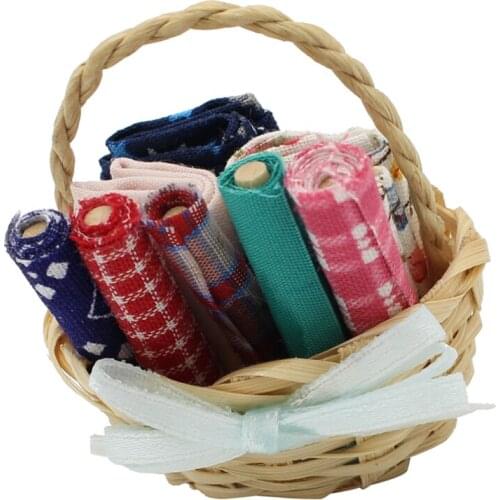 1/12 Dollhouse Miniature Bamboo Basket with Fabrics Kids Pretend Play Toy