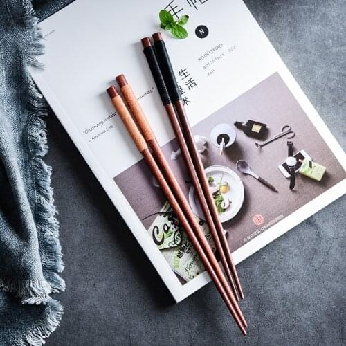 2Pairs/lot Handmade Japanese Natural Chestnut Wood Chopsticks Set Value Gift Sushi Chinese Food Tie Line Home Restaurant Supply