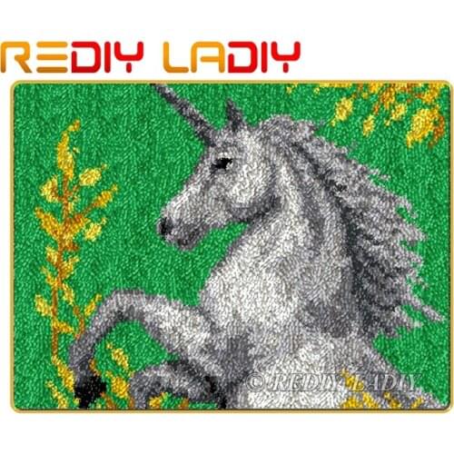 Latch Hook Rug Kits Crocheting Carpet Rug White Unicorn Acrylic Yarn Pre-Printed Canvas Cushion Mat DIY Crochet Tapestry Crafts
