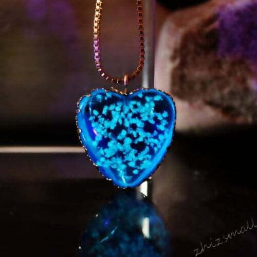 Love heart Necklace Pendants Handmade Necklaces The Heart of the Ocean GLOW in DARK necklace pendant for women girl Wedding gift