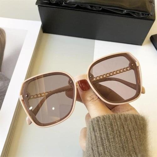 2021 Polarized Pink Sunglasses Female Luxury Brand Elegant Pretty Summer Glasses Women Chain Inspired Designer Sunglasses Square