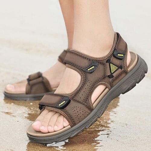 Mens Trending New Summer Outdoor Leisure Non-Slip Beach Luxury Sandals Fashion Shoes Genuine Leather Slippers Mens Sandalias