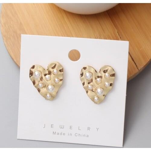 Korean Design Gold Color Love Heart Inlaid Imitation Pearls Stud Earrings For Women Sweet Wedding Party Jewelry Christmas Gifts
