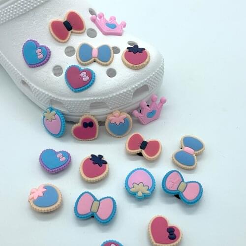 1pc Girly Love rosette Strawberry Shoe Charms Buckles Decoration For Wristband Ornaments Garden Shoes Croc jibz Party X-mas Gift