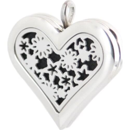 Amya 36mm Heart Star and Moon Aromatherapy Essential Oils Stainless Steel Perfume Diffuser Locket Necklace with chain Pads