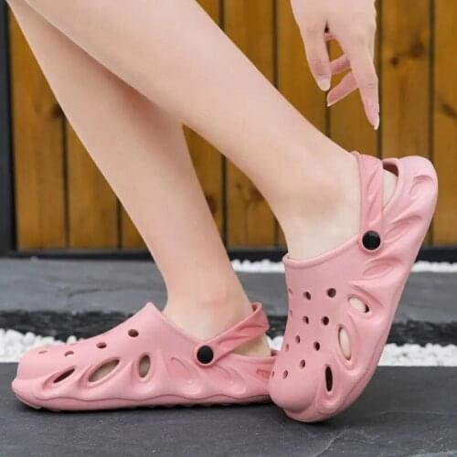 2021 Men Sandals mens Hole Shoes Rubber Clogs For Men EVA Unisex Garden Shoes Adulto Black