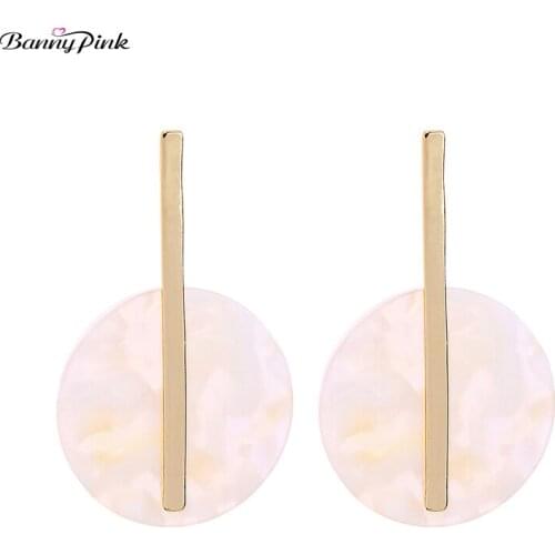 Banny Pink Simple Metal Bar Stud Earrings For Women Chic Acrylic Tortoiseshell Earrings Geometric Round Pendant Post Earrings