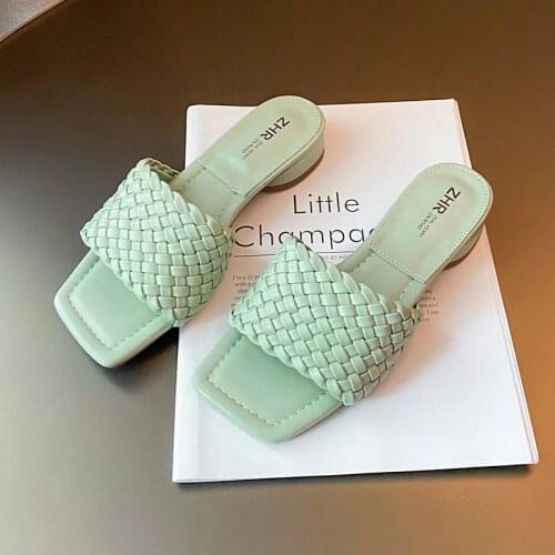 2021 PU Leather Slides Designer Women Flat Mules Female Weave Luxury Brand Slippers Ladies Woven Square Toe flip flops Sandals