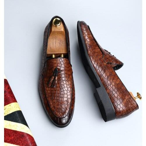 Spring New Vogue Men Dress Shoes Leather Buckle Strap Elegant Business Office Wedding Shoes Pointed Toe Fad New 98