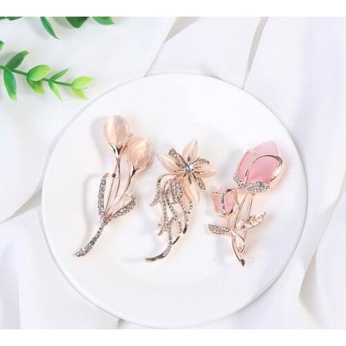 Fashionable Opal Stone Flower Brooch Pin Garment Accessories Birthday Gift Brooches For Women Rhinestone Brooch Pin