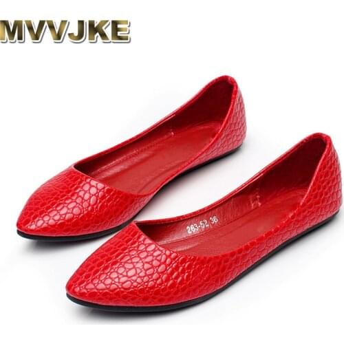 MVVJKE Womens plus size shoes 46 red black pointed toe flats soft slip-on 2018 new arrival american and european style