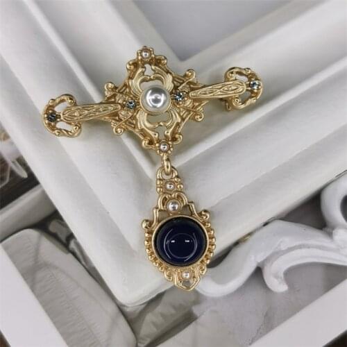 Qingdao European and American baroque pearl antique cross retro pattern relief popular female Brooch