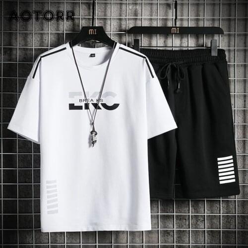 2021 Mens Casual Set Breathable Sportsuit 2 PCS Tracksuit Striped Short Sleeve T-shirt Shorts Sets Summer Cool Male Sportswear