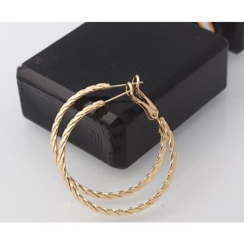 Minimalist Spiral Metal Hoop Earing Irregular Twist Brincos Geometric Personality Golden Simple Big Texture Circle for Women