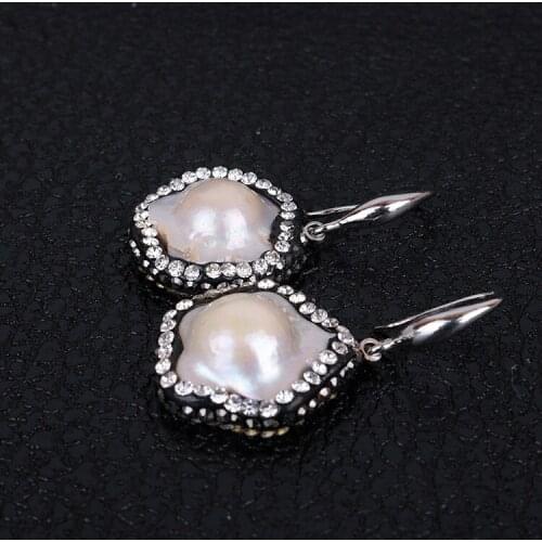 Prett Lovely Womens Wedding Natural white pearl earrings shaped female ear hook plum shaped Baroque Pearl Earrings