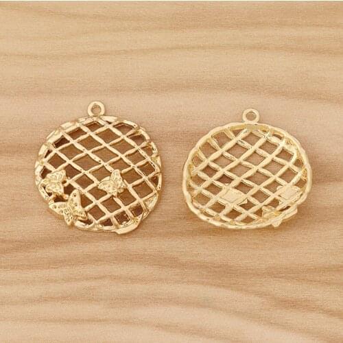 10 Pieces Gold Tone Round Reticulate & Butterfly Charms Pendants for DIY Earrings Jewellery Making Accessories 27x25mm