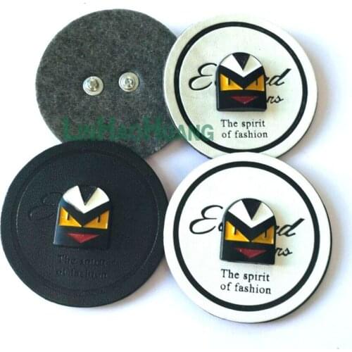 20pcs/lot black/white PU leather sew on Badges Fashion labels with metal logo clothing label for jeans/jacket 2017111002