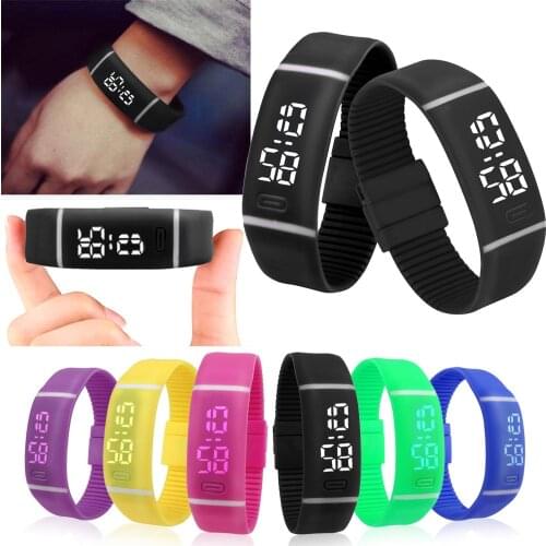 2019 New Mens Womens Rubber LED Watch Date Sports Bracelet Digital Wrist Watch Sports Watch LED Waterproof Electronic Watch Q