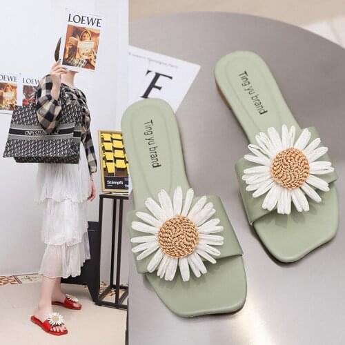 2020 New Women Sandals Small Daisy Flat Heel Summer Women Sandals And Slippers Net Red Beach Non-Slip Fashion Wear Women Sandals