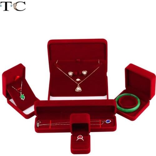 Date Red Velvet Gift Box Earring Pendant Bracelet Pearl Necklace Ring Box Seventeen Press On Nail Packaging Jewlery Box