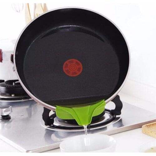 1-10pcs Kitchen tool Anti-spill Silicone Slip Funnel on Pour Spout Funnel for Pots Pans Bowls Jars Spill-proof kitchenware 5z