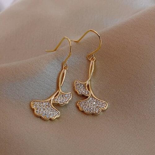 Hot Sale Temperament Elegant Pave Zircon Ginkgo Leaf Drop Earrings for Women Girls High Quality Jewelry Popular Gift
