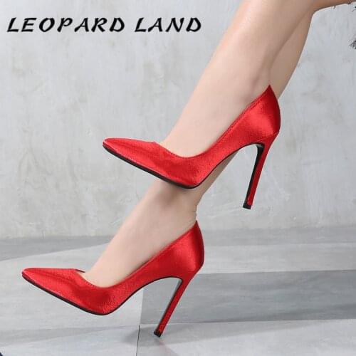 LEOPARD LAND Women Sexy Pumps Nightclubs Sexy Shallow Wedding Shoes Red Large High Heels Fine Heels PUmps WZ