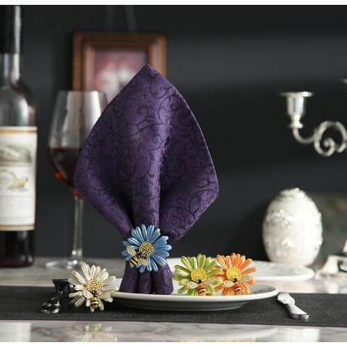 4PCS metal bee flower napkin ring table top decoration in four colors napkin holder for western food reception occasions