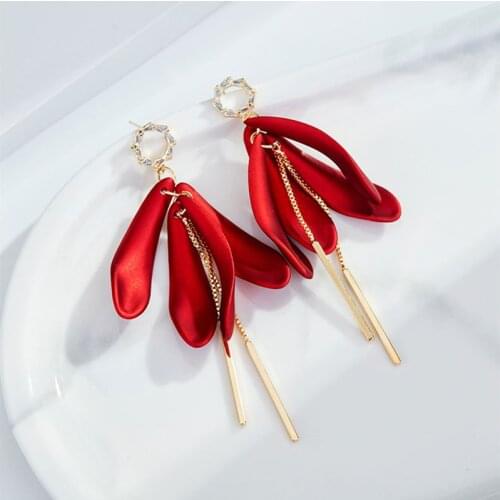 2020 New Senior Shiny Crystal Elegant Fashion Drop Earrings Long Metal Tassels Fine Lovely Petals Trend Women Earrings Jewelry