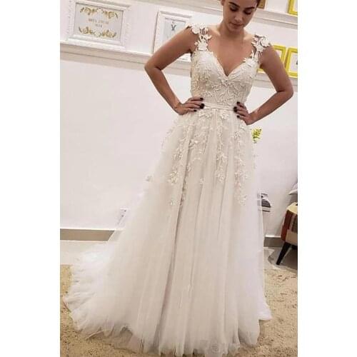 Charming 2022 Wedding Dresses Deep V-Neck Appliques Illusion Sweep Train Church Castle Bridal Gowns Gorgeous Chapel Vest