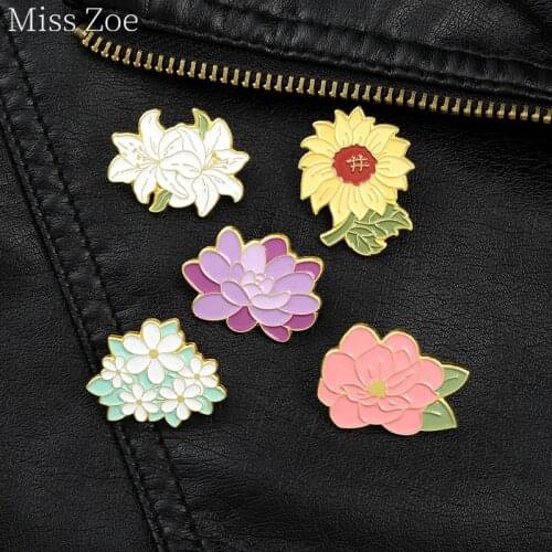 A Hundred Flowers Bloom Enamel Pin Custom Gardenia Sunflower Lily Lotus Cherry Blossom Brooches Bag Lapel Pin Badge Jewelry Gift