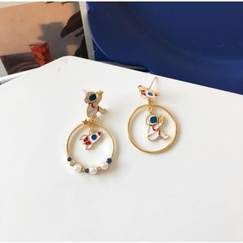 925 silver needle Rocket creative asymmetric astronaut cute circle earrings
