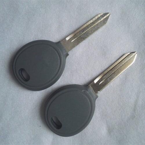 DAKATU Blank Replacement Car Key Shell Case For Chrysler Dodge Jeep 300 Pacifica Town Country transponder key shell