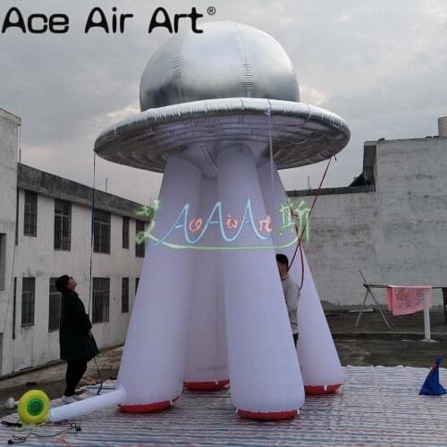2019 new design 4.5m H popular inflatable UFO,silver standing UFO model for activities