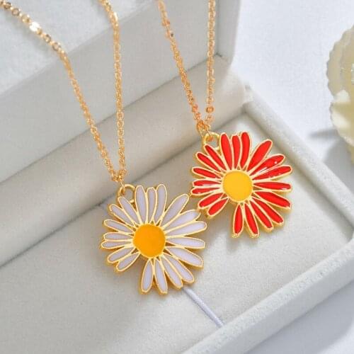 New Creative Cute Daisy Pendant Necklace Best Fashion Gold Chain Choker Chain Party Jewelry for Women Man Friendship Girl Gifts
